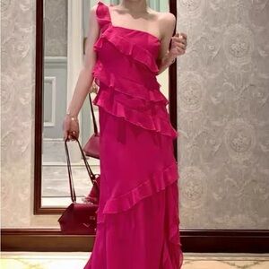 New Elegant Pink One-Shoulder Ruffle Dress
